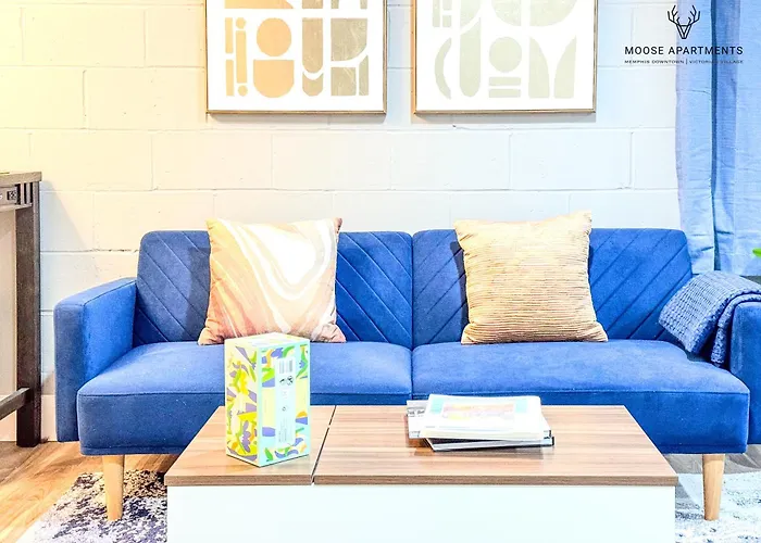 The Moose #12 - Brand New Modern Luxe Loft With Free Parking, King Bed & Fast Wifi
