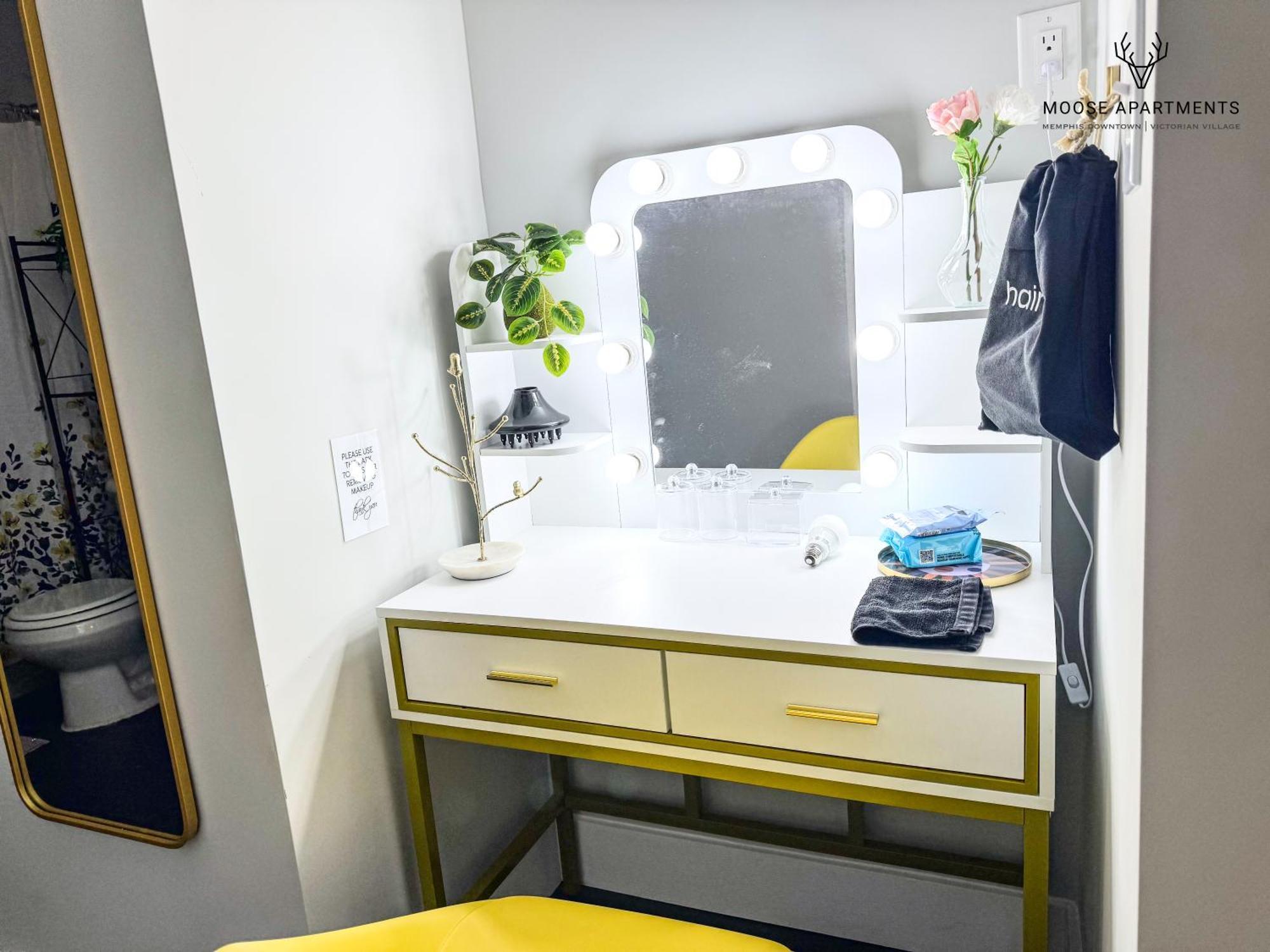 The Moose #12 - Brand New Modern Luxe Loft With Free Parking, King Bed & Fast Wifi * Memphis